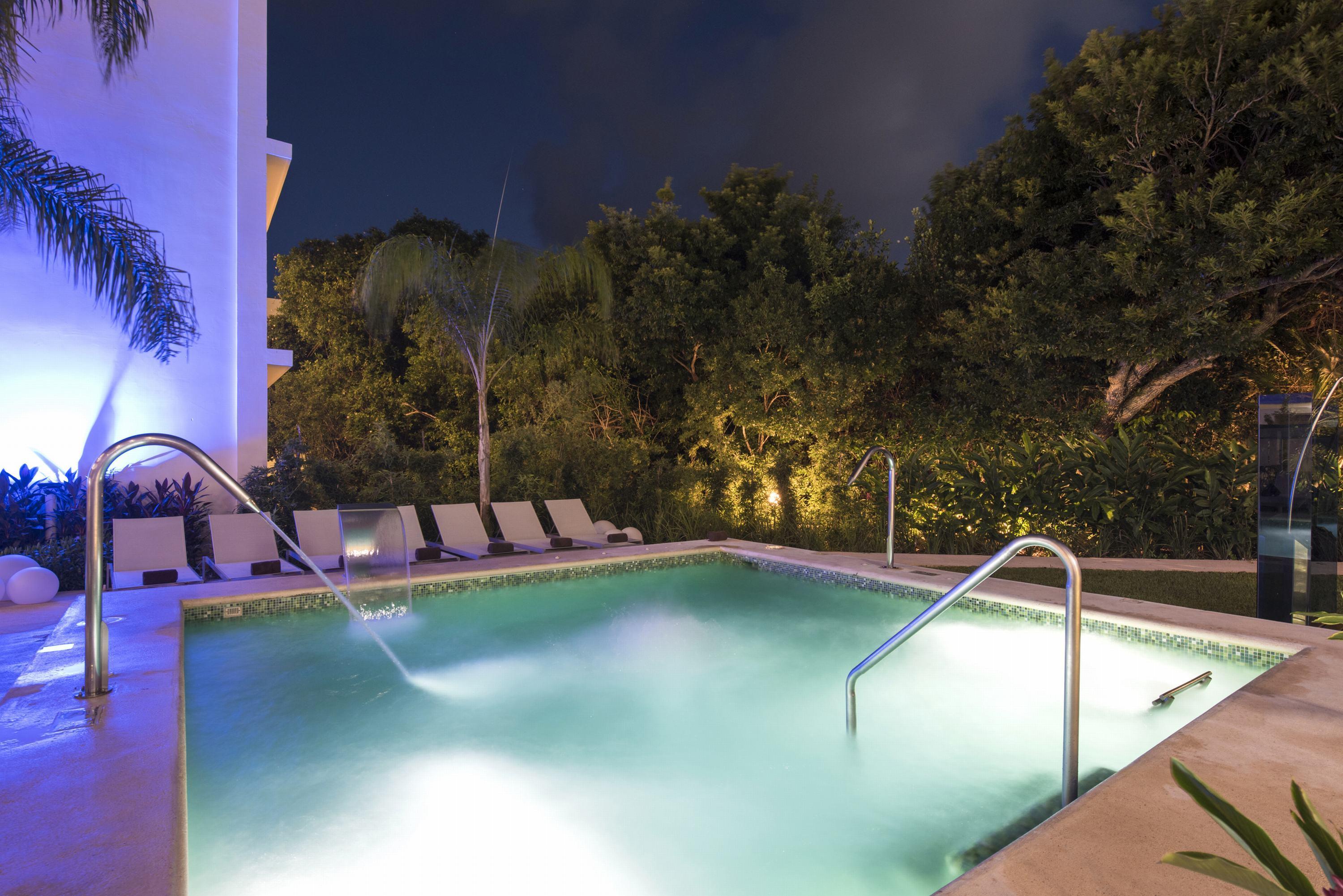 Platinum Yucatan Princess Adults Only Πλάγια Ντελ Κάρμεν Εξωτερικό φωτογραφία The pool at the hotel