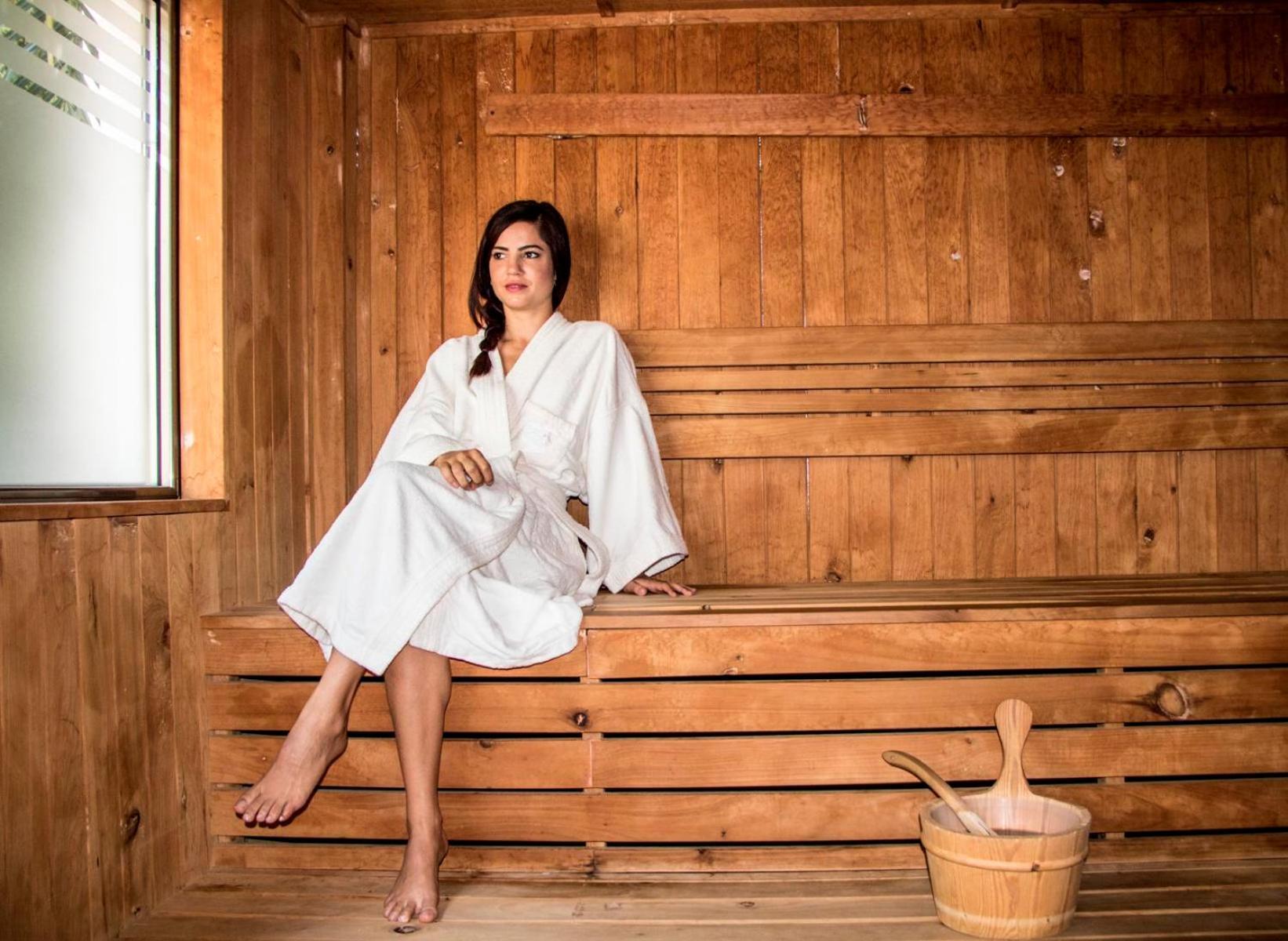 Platinum Yucatan Princess Adults Only Πλάγια Ντελ Κάρμεν Εξωτερικό φωτογραφία A woman in a sauna