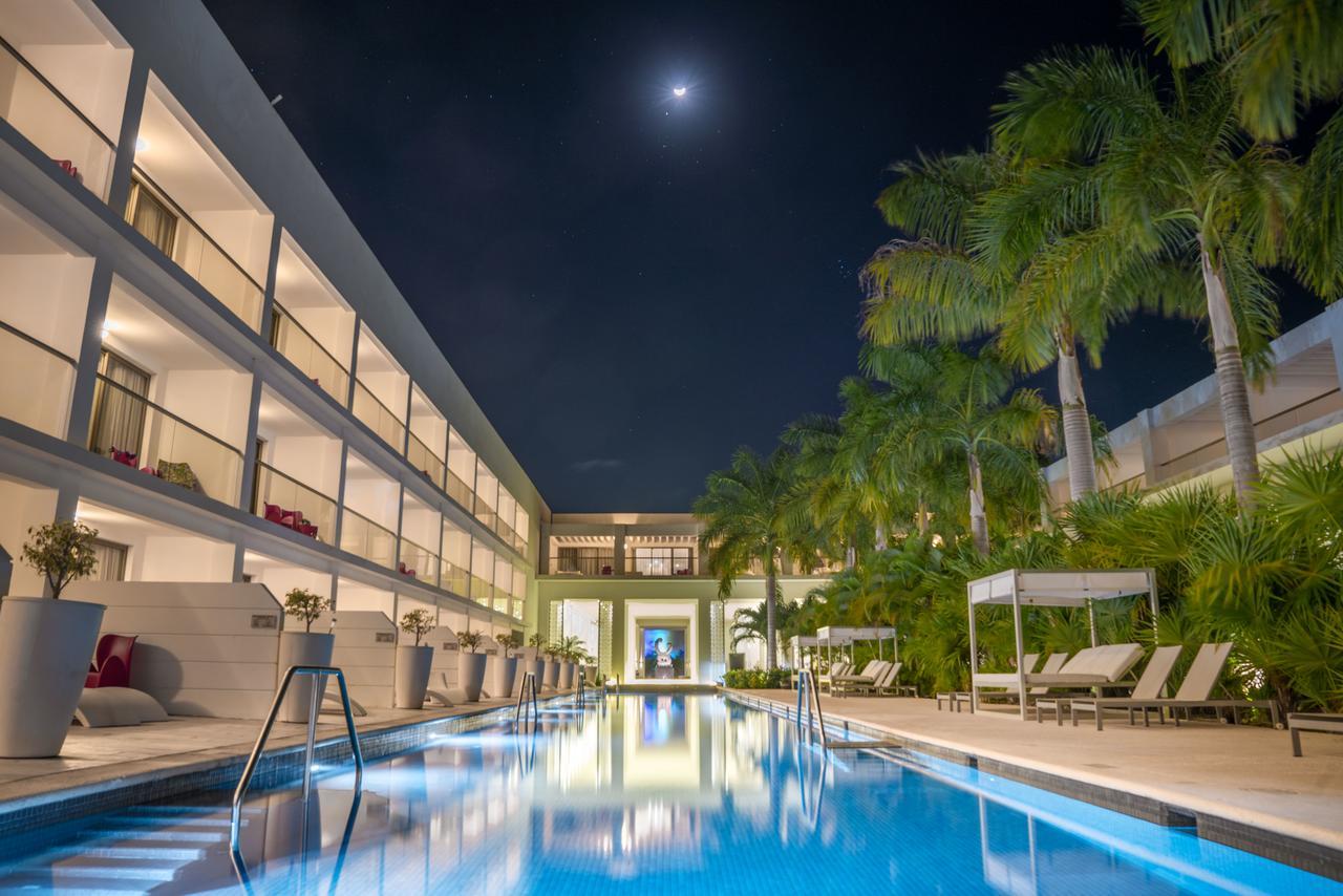Platinum Yucatan Princess Adults Only Πλάγια Ντελ Κάρμεν Εξωτερικό φωτογραφία The pool at the hotel
